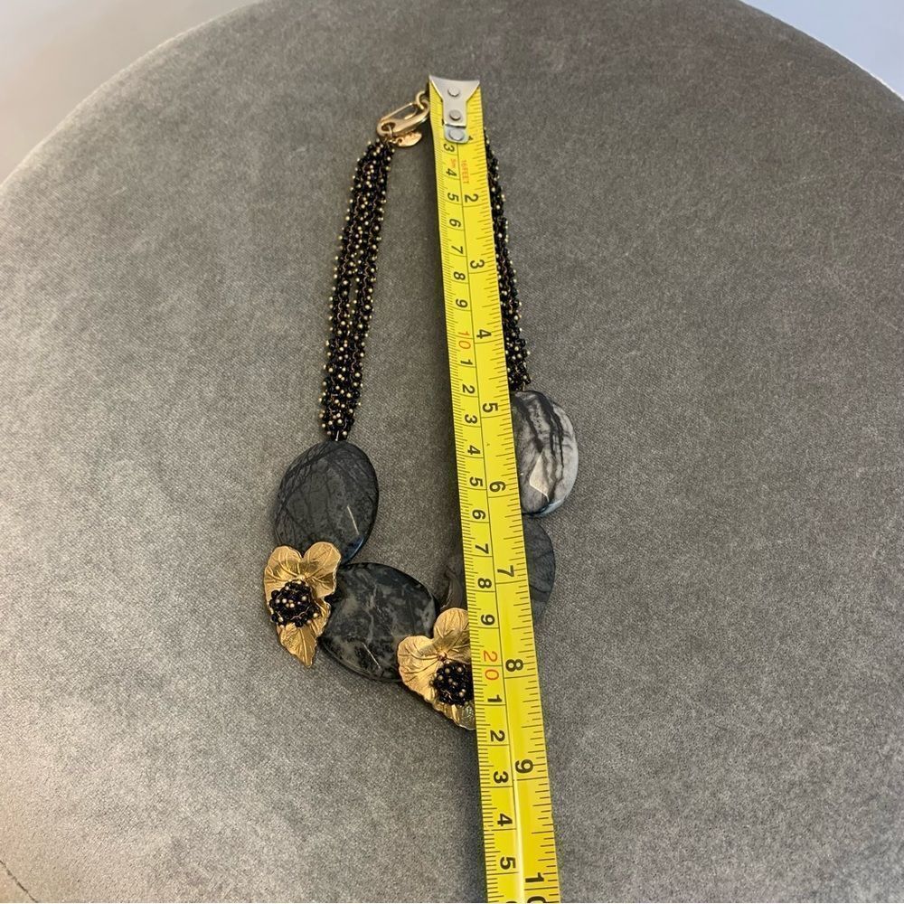 LAKU gray gold tone Rock stone leaf beaded necklace - Picture 7 of 9